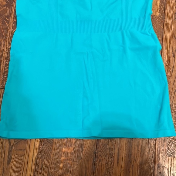 🔥2/$15 Guess Nylon Tank Top - Picture 6 of 12